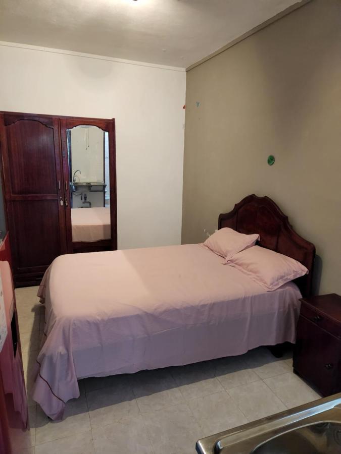 Backpackers Rental Room/Bathroom Only La Gaulette Exteriör bild